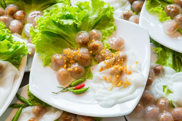 Steamed rice skin dumpling and tapioca balls with pork filling — Stock Photo, Image