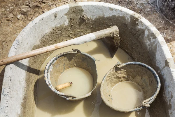 Konkreta blandning badkar — Stockfoto