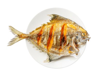 Derin kızarmış siyah pomfret balık