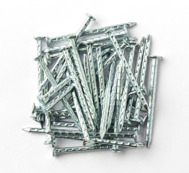 Galvanizli demir çivi