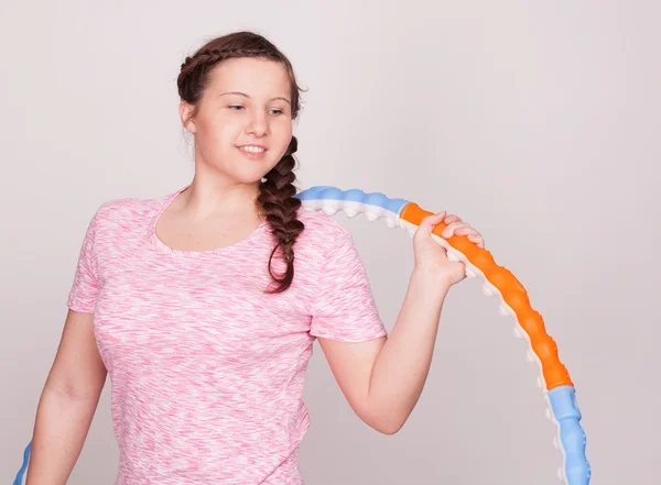 Mujer con hula hoop — Foto de Stock