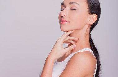 taze kız makyaj olmadan