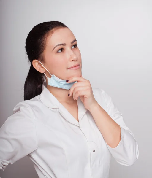 Medico donna esaminando — Foto Stock