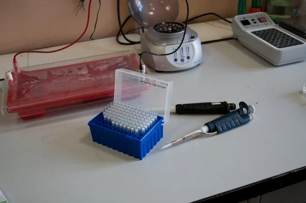 Desk in the biological laboratory. — Stock Photo, Image