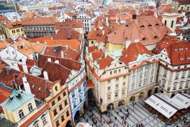 Prag çatılar.