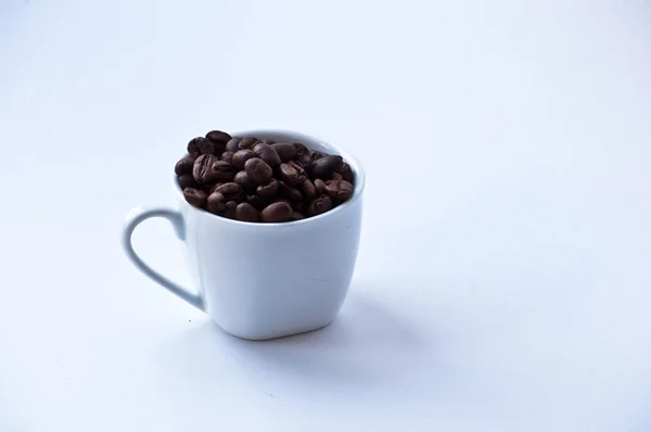 コーヒー豆のカップ. — ストック写真