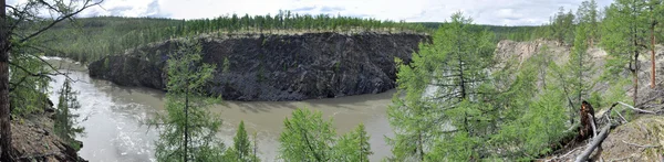 A yakutia mountain River Canyon panoráma. — Stock Fotó