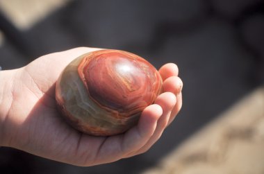 jasper Paskalya yumurtası yapılmış