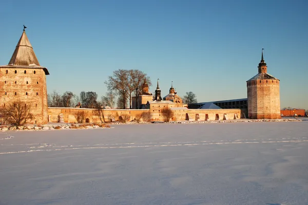 Northern Russian monastery in winter. — Stock Photo, Image