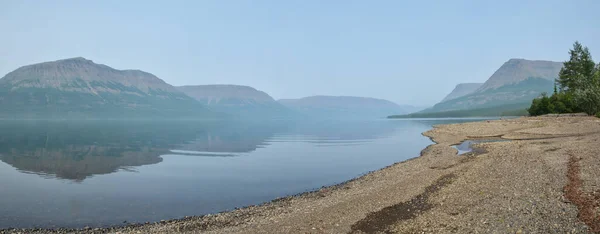 Panorama Putorana Platosunda Göl Doğu Sibirya Nın Kuzeyindeki Bir Dağ — Stok fotoğraf