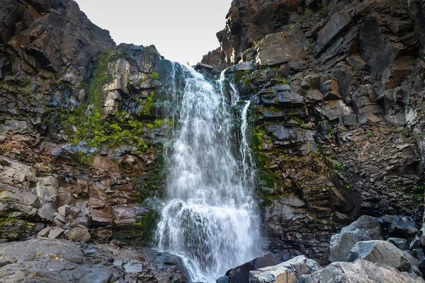 Cachoeira Planalto Putorana Fluxo Água Tempestuoso Córrego Montanha — Fotografia de Stock