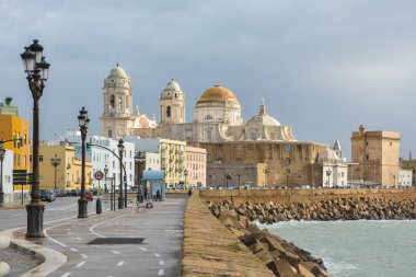 Cadiz 'deki Kutsal Haç Katedrali. İspanya, Cadiz şehrinin seti..