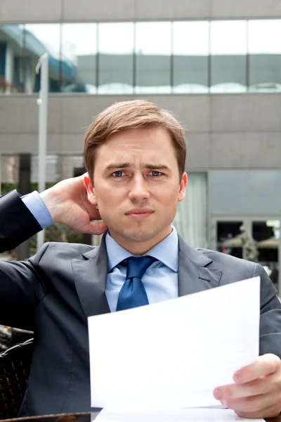 Retrato de un empresario sorprendido —  Fotos de Stock