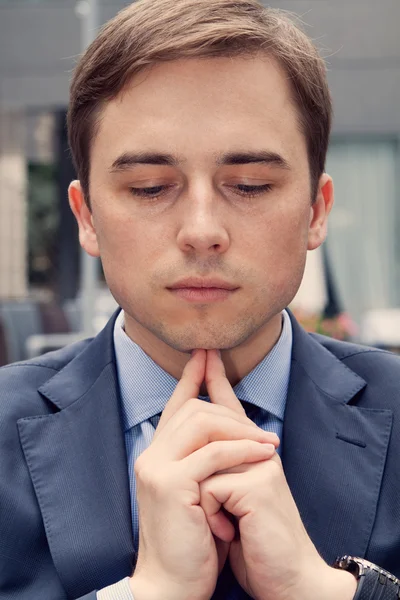 Retrato de homem de negócios triste deliberando (retro ) — Fotografia de Stock