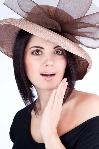 Portrait of surprised girl in retro hat — Stock Photo, Image