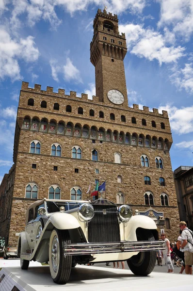 FLORENCE, ITALIE - 15 JUIN 2014 : voiture d'époque Isotta 8a Castagna — Photo