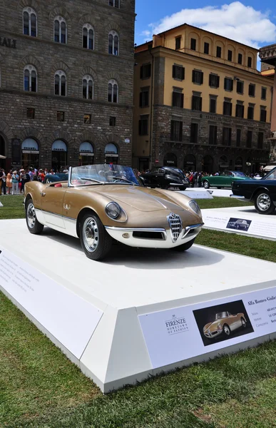 FLORENCE, ITALY - JUNE 15, 2014: Alfa Romeo Giulietta Spider Bertone — Stock Photo, Image