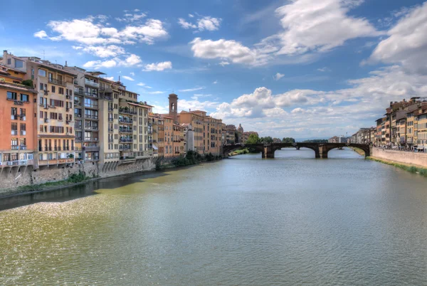 Ponte Santa Trinita Puente medieval en Florencia Italia — Foto de Stock