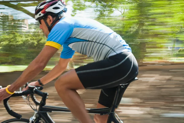 Uomo in bicicletta — Foto Stock