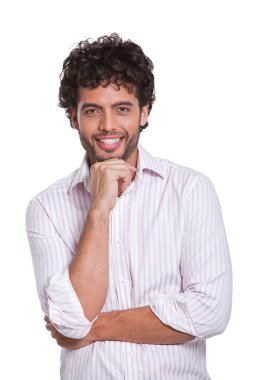 çene üzerinde el ile gülümseyen genç adam