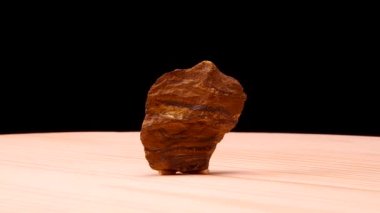 Kaplan gözü mineral