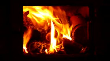 Çinili soba yangın ile