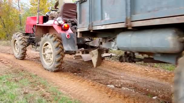 Traktor — Stockvideo