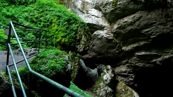 Silicka ladnica - Höhle, in der Nähe von roznava, Slowakei — Stockvideo