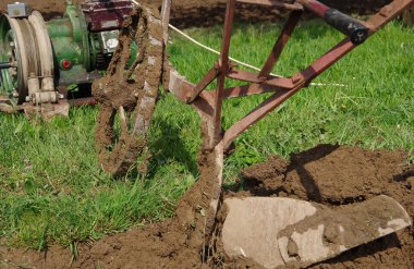 Elektrikli vinç ve çiftçilik için el pulluk