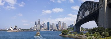 sydney harbour sydney harbour Köprüsü ve opera house gösteriliyor