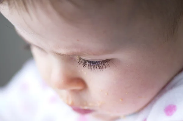 Pestaña de una niña desordenada — Foto de Stock