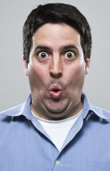 hayret ve heyecanlı bir adam