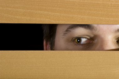 adam peeks güneşlikler üzerinden