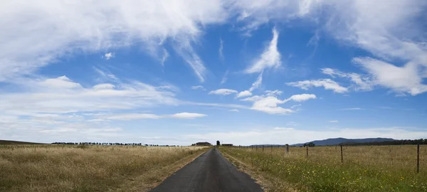 Straße zu einem Landgut in der Nähe von Lithgow nsw australia — Stockfoto