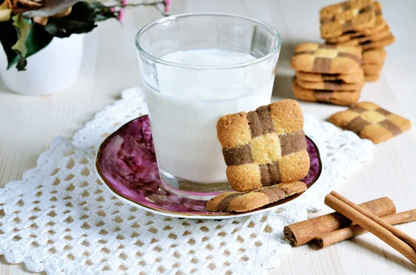 Sweet cookies with milk — Stock Photo, Image