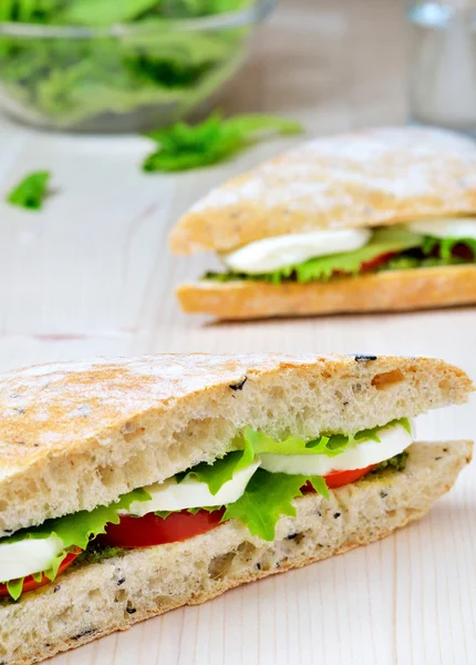 Domates mozzarella sandviç — Stok fotoğraf