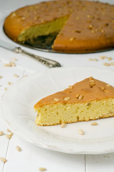 Cake with pine nuts — Stock Photo, Image