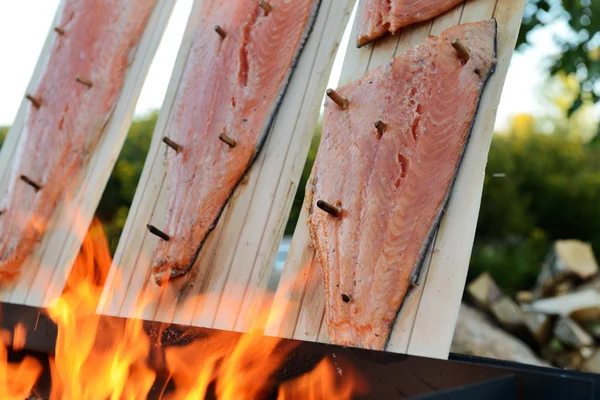 Tütsülenmiş somon