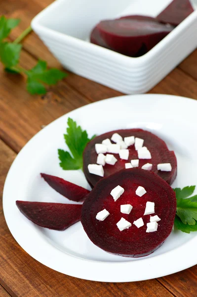 Remolacha roja con queso de cabra —  Fotos de Stock