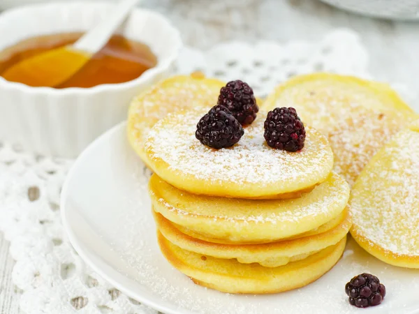 Small pancakes — Stock Photo, Image