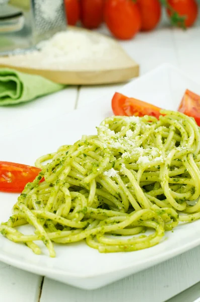 Makaron z sosem pesto — Zdjęcie stockowe