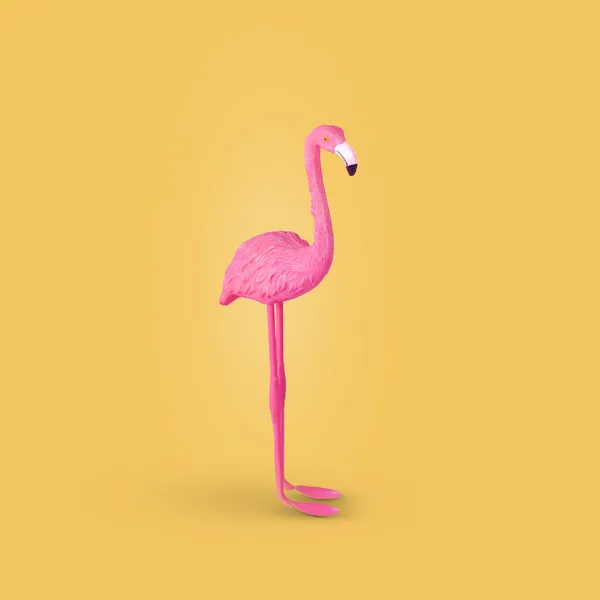 Ideia Mínima Com Pássaro Flamingo Rosa Fundo Amarelo Pastel Conceito — Fotografia de Stock