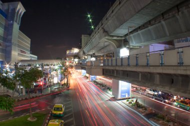 yanıp sönen ışıklar. Cross road. gece vakti