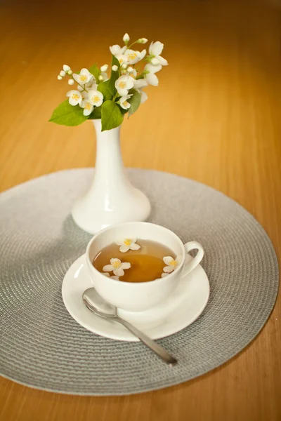 Grüner Tee mit Jasmin — Stockfoto
