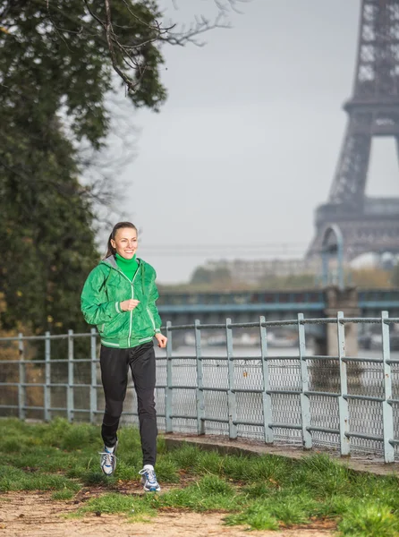 Vrouw loper uitgevoerd buiten — Stockfoto