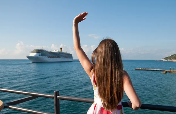 tatil kadın Cruise liner için bekliyor