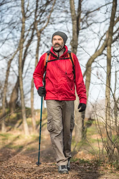 Uomo escursionista — Foto Stock