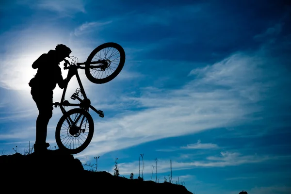 Mountain bike hombre al aire libre — Foto de Stock