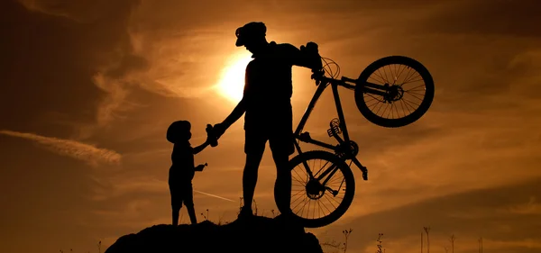Rodina, cykloturistika — Stock fotografie