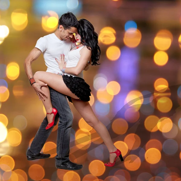 Young couple dancing — Stock Photo, Image